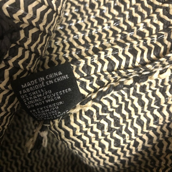 Certified vegan round woven straw tote - Picture 8 of 12